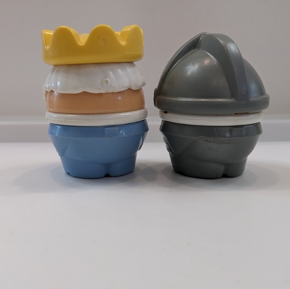 Little Tikes King and Grey Knight Figures Wee Waffle 2" Plastic Pre-owned Vtg - Picture 3 of 10